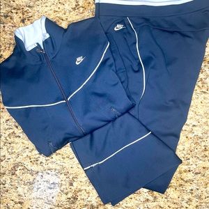 Nike Women’s Tracksuit - Navy Blue & White